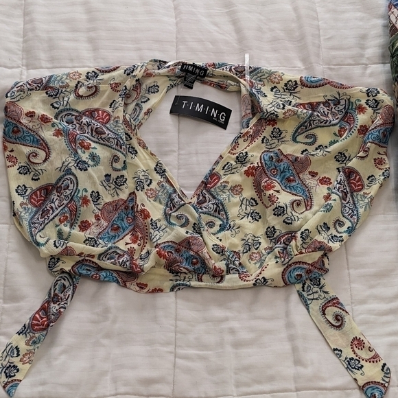 New with tags Timing tie crop top size small - Picture 1 of 9